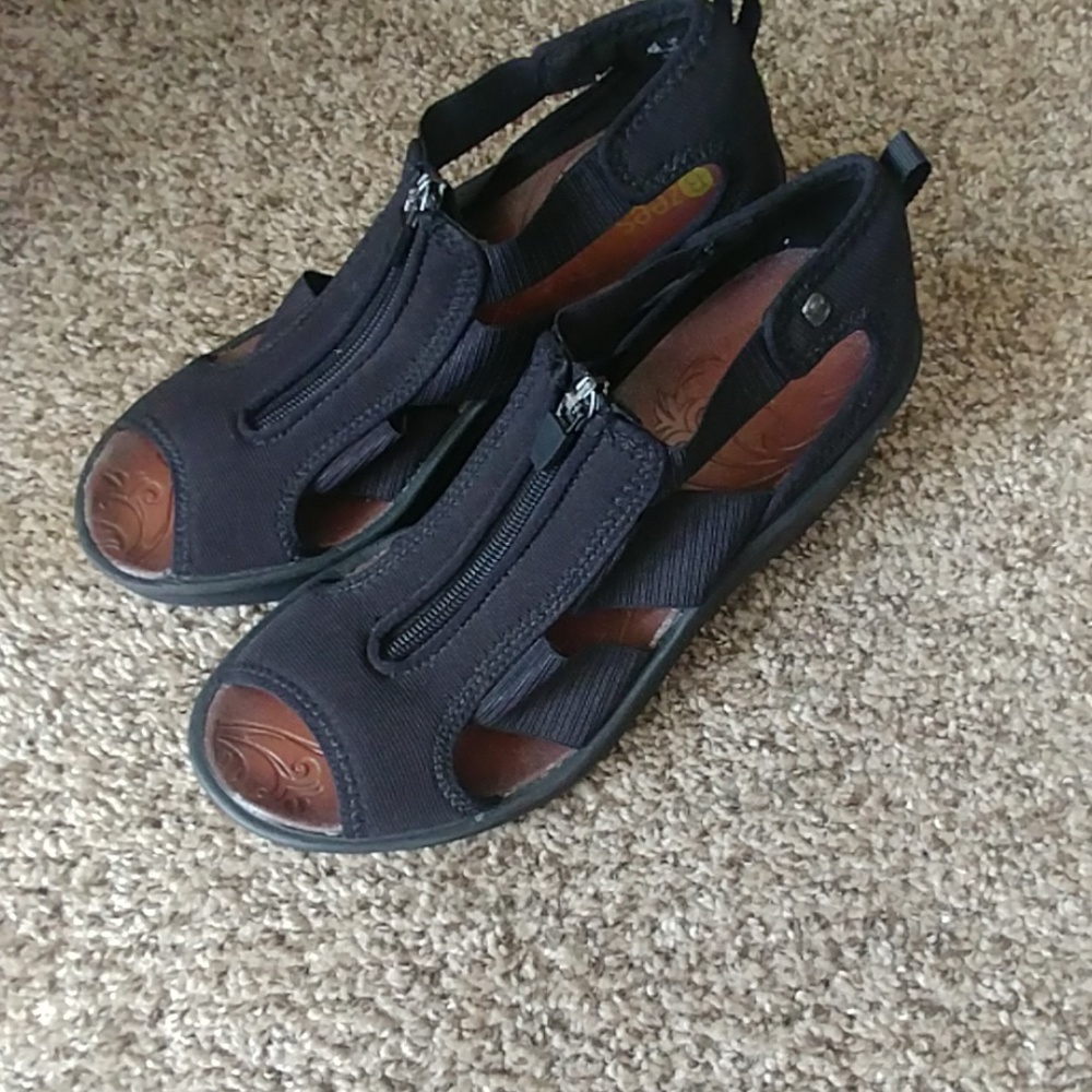 Bzees sandals